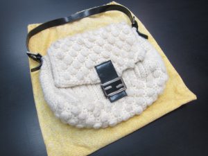 フェンディFENDI　マンマバケット　ニット素材　白　買取いたしました。