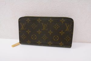 新品 LV モノグラム M41895 ジッピーウォレット（フューシャ）