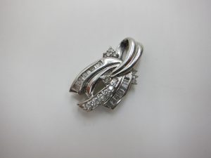 プラチナt850メレダイヤモンド0.3ct ネックレストップ 買取