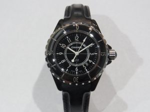 シャネル 買取 J12 H0680 ブラック 33mm 革ベルト