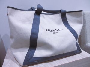 BALENCIAGA （バレンシアガ ）カバスM　トート339936　スレ＆色褪せあり